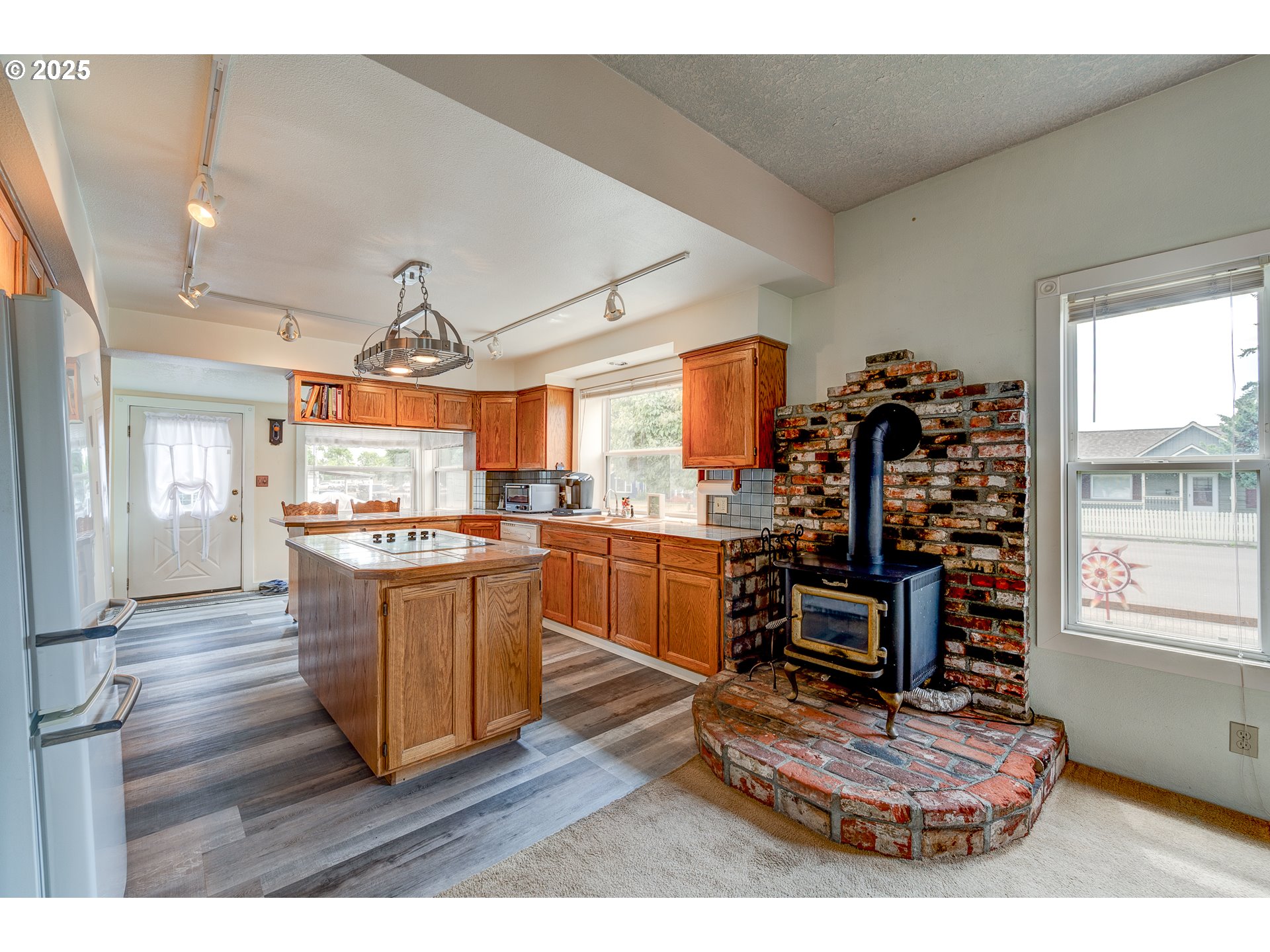 589 NW 3RD AVE