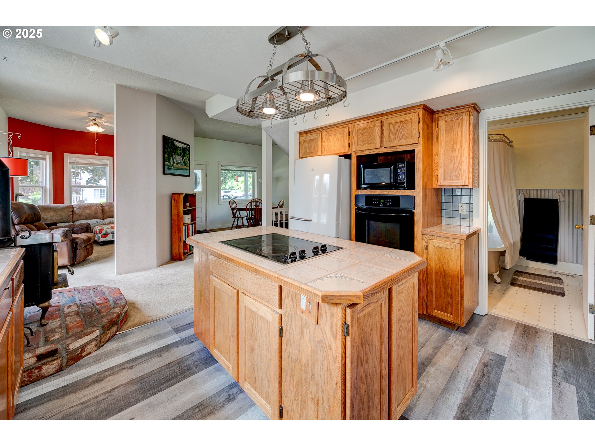 589 NW 3RD AVE