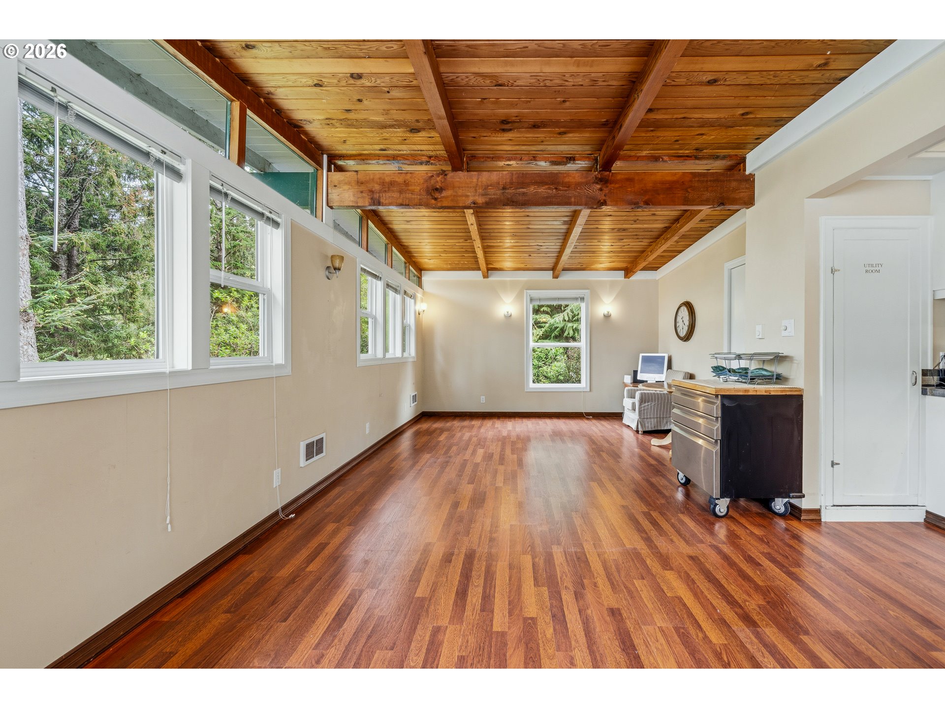 36725 N HWY 101