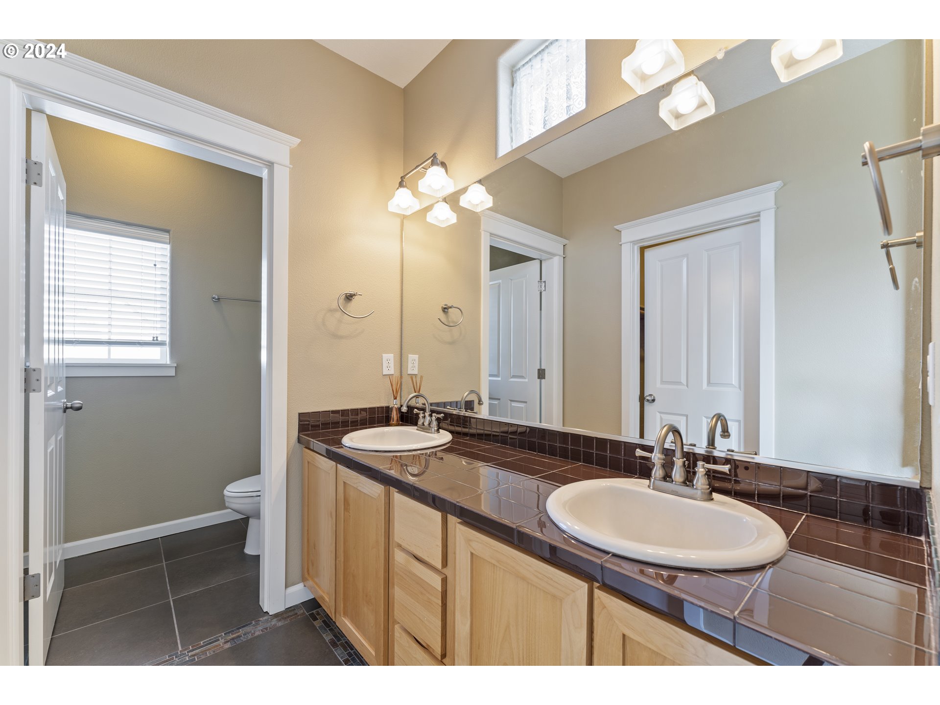 10675 NE RED WING WAY