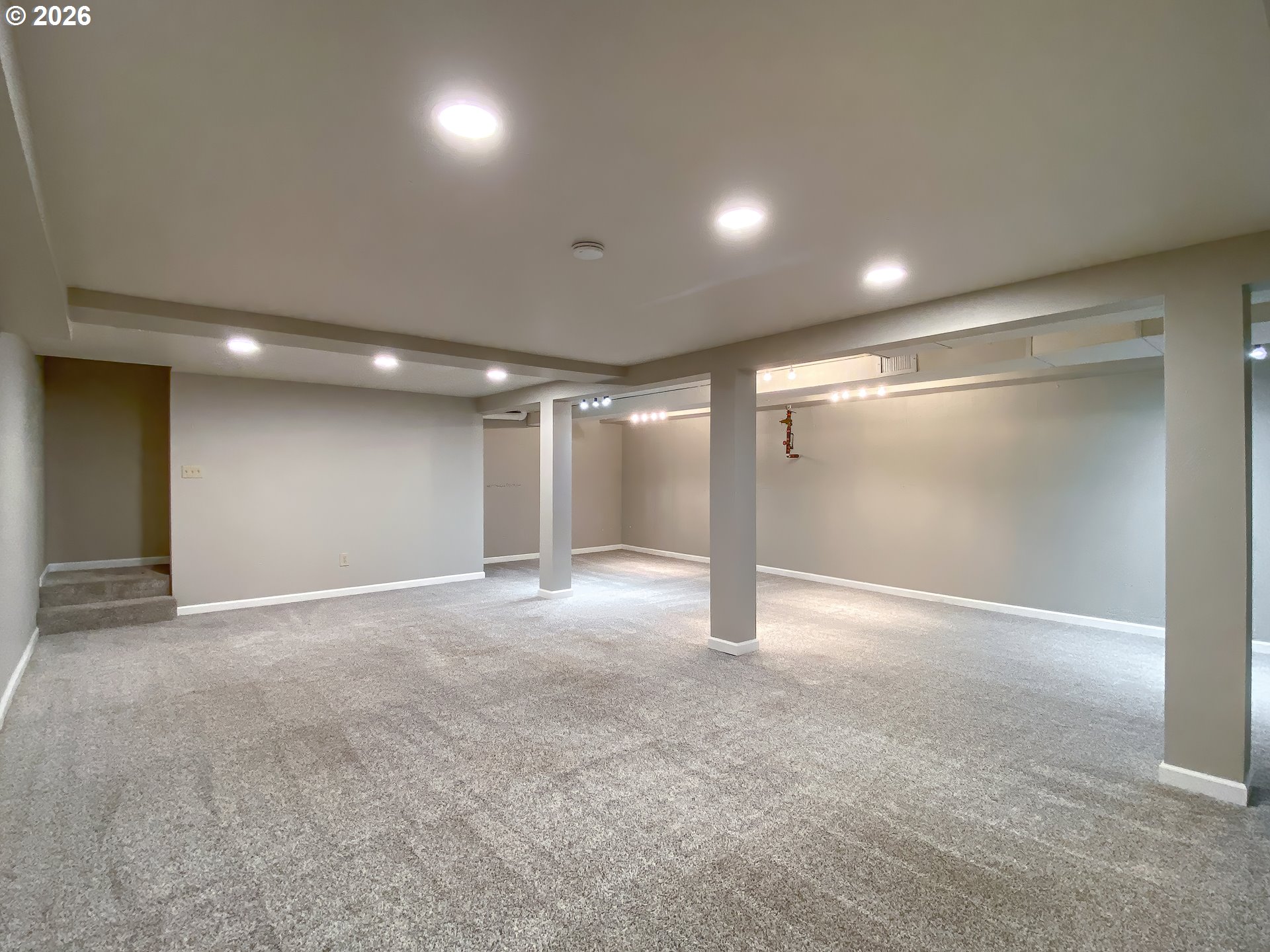 6286 HARRINGTON AVE