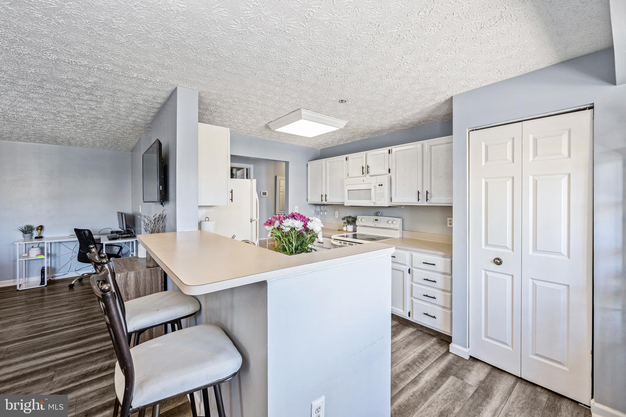 702 Orchard Overlook #204