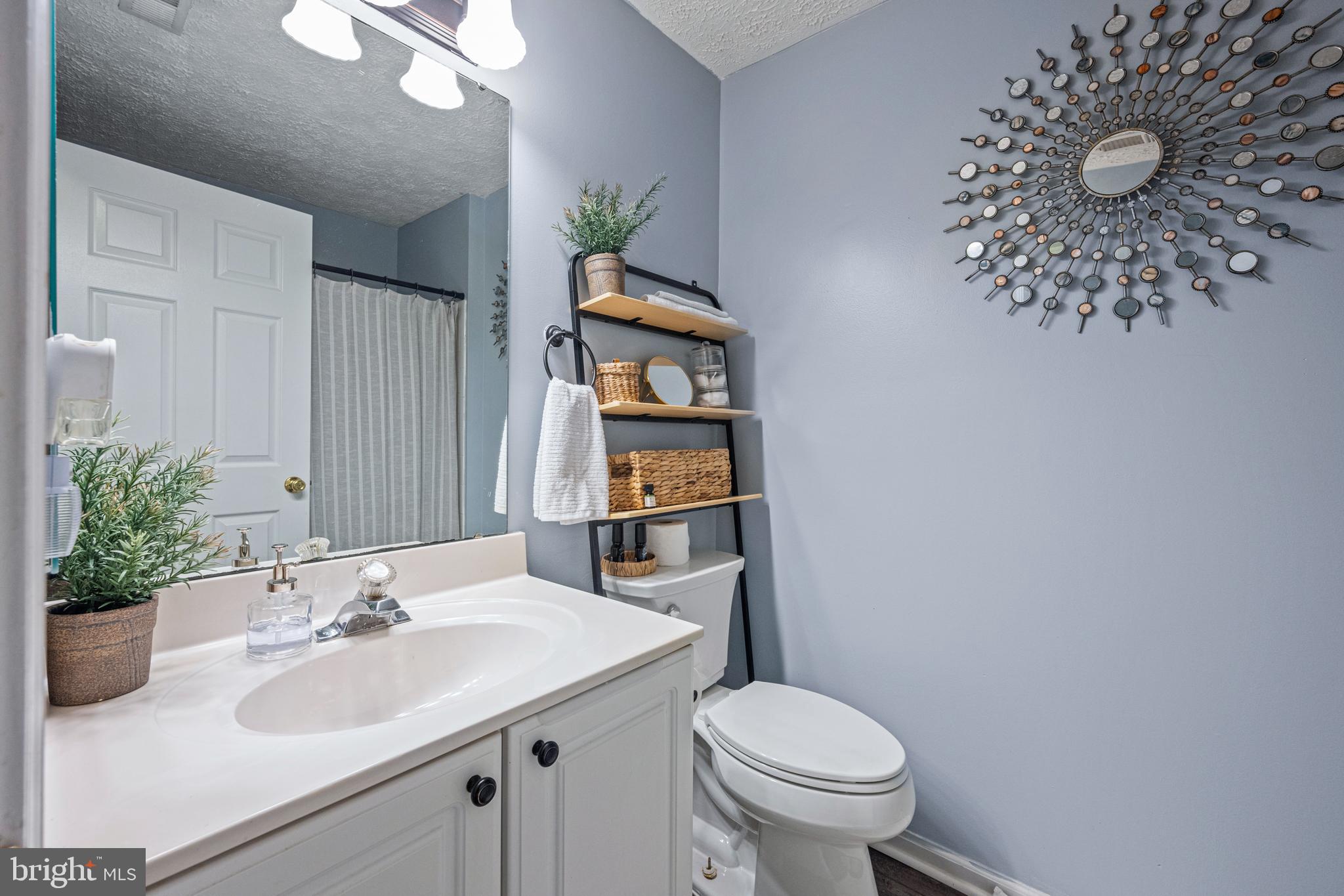 702 Orchard Overlook #204