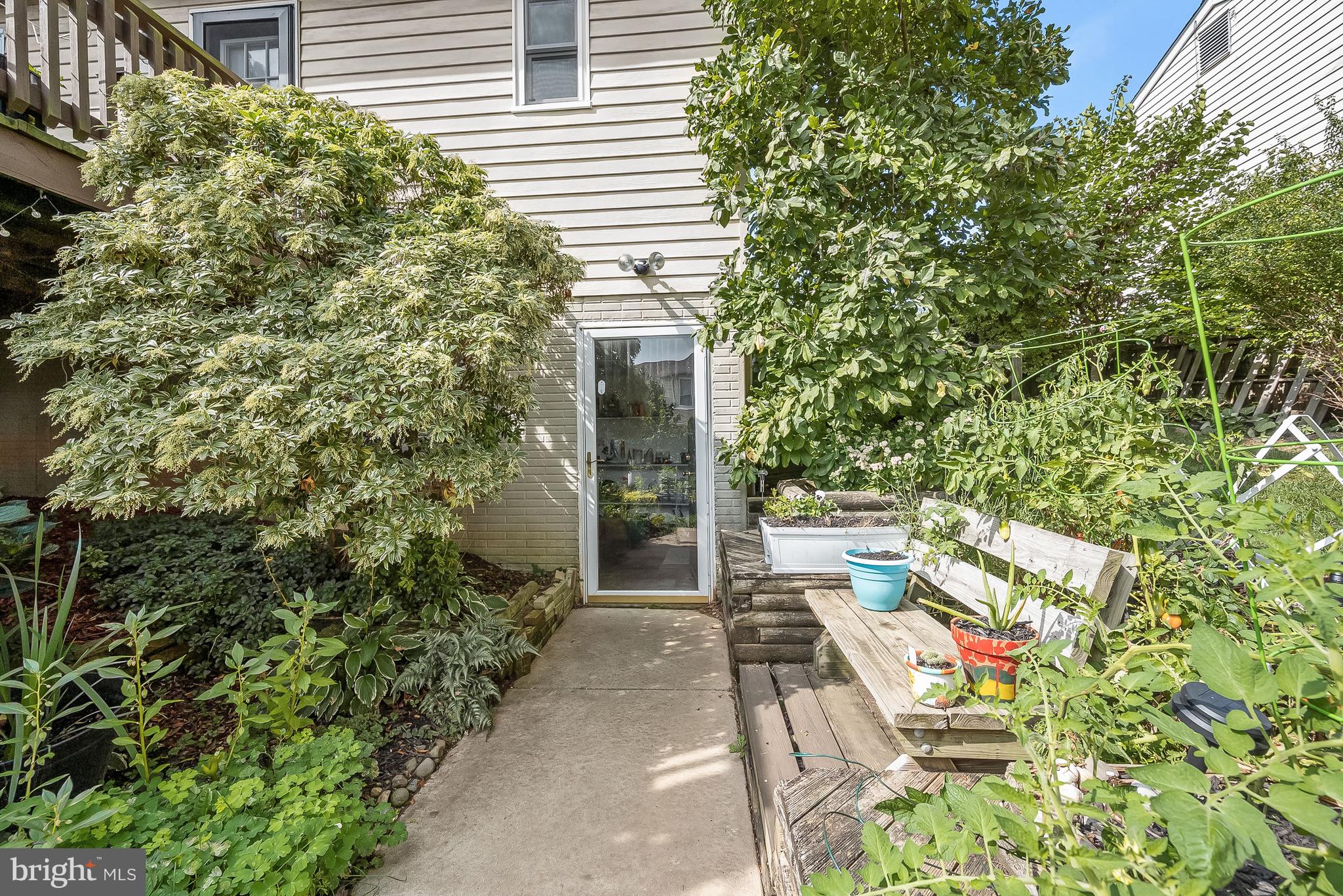 1003 Sitka Spruce Ln