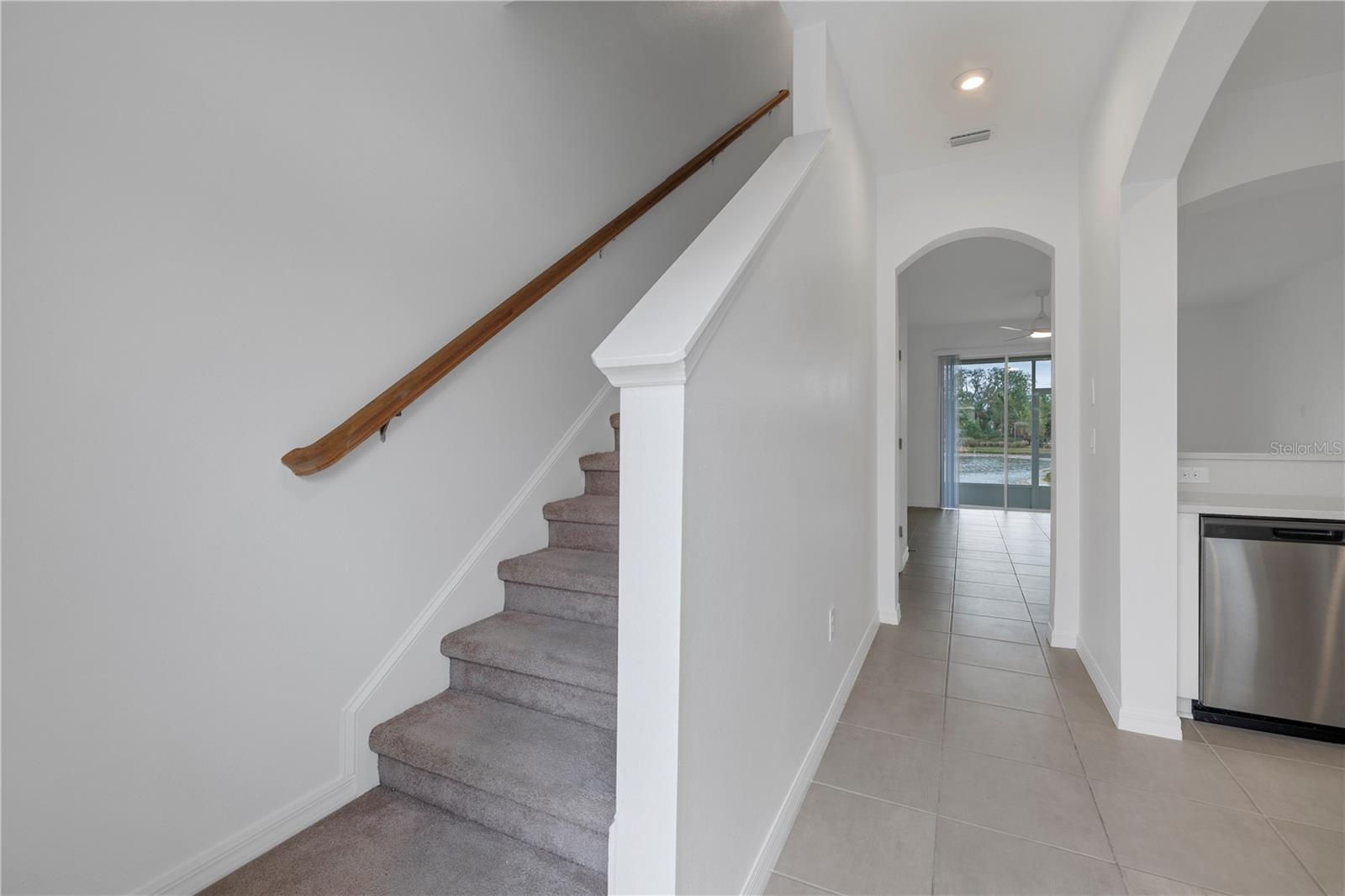 6111 FAIRMONT LN