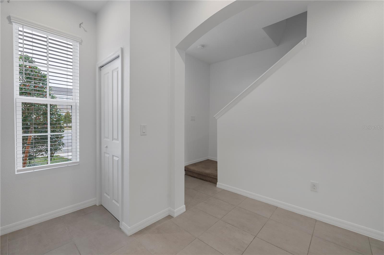 6111 FAIRMONT LN