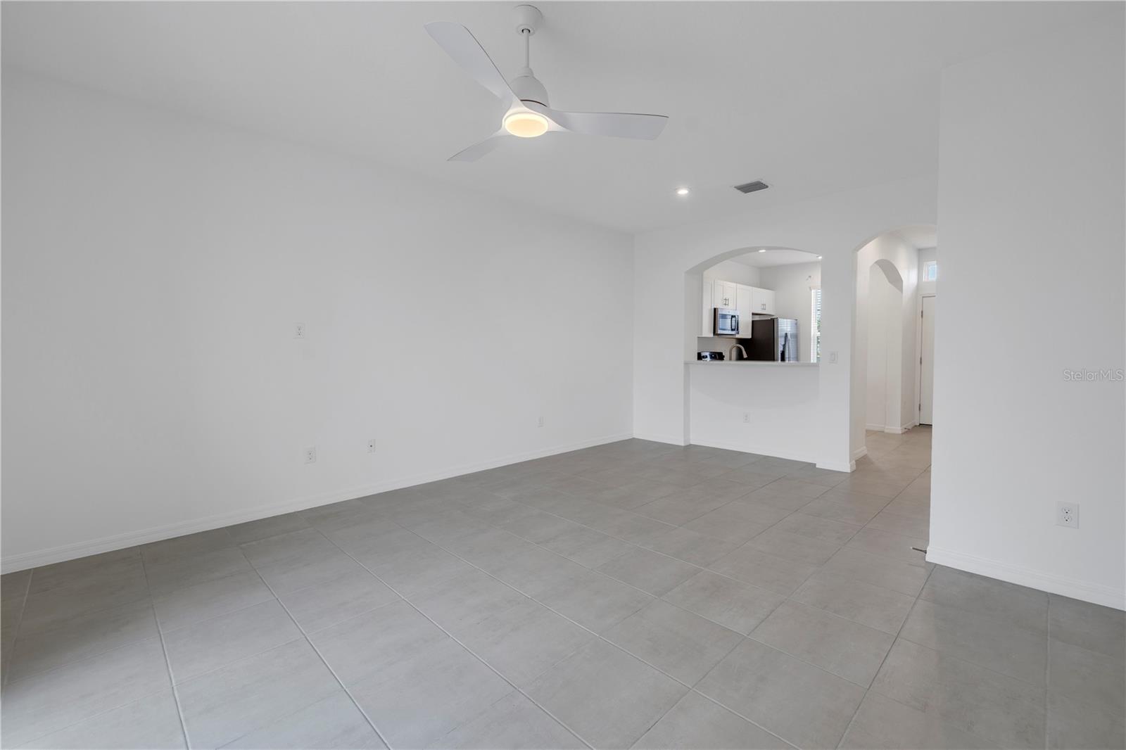 6111 FAIRMONT LN