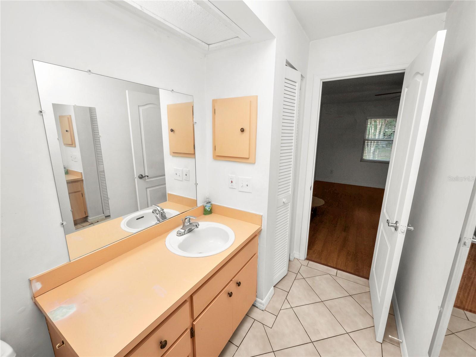1406 TIMBERIDGE LOOP S