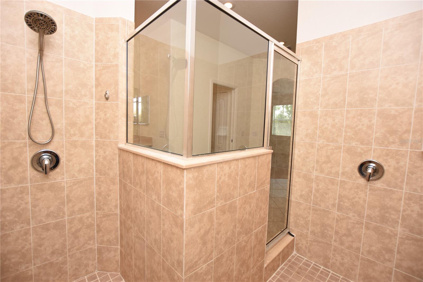6339 HICKORY LEAF PL