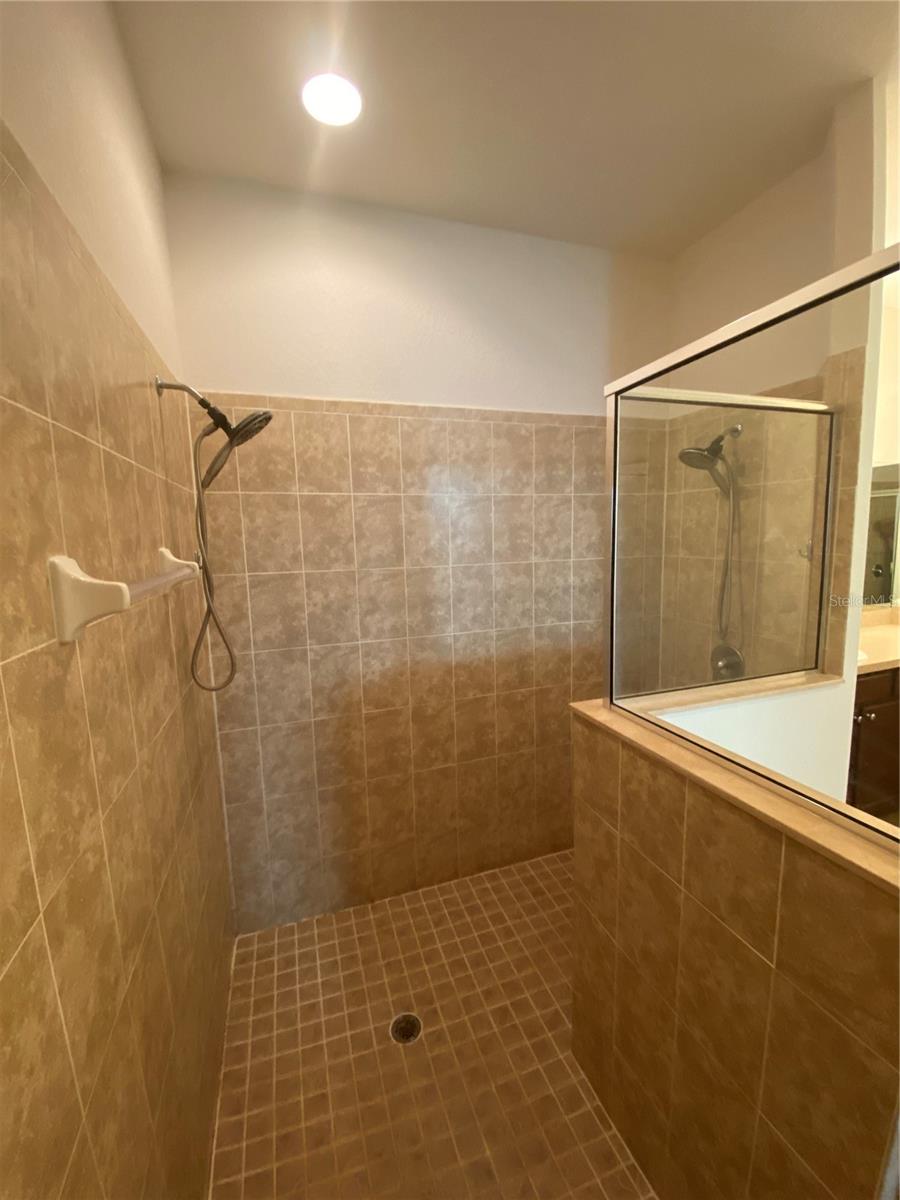 6339 HICKORY LEAF PL