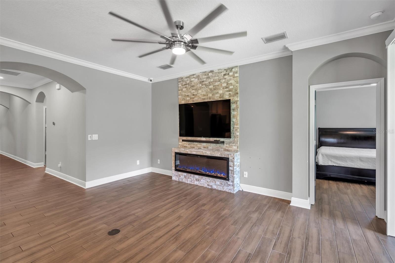6247 HAWK GROVE CT
