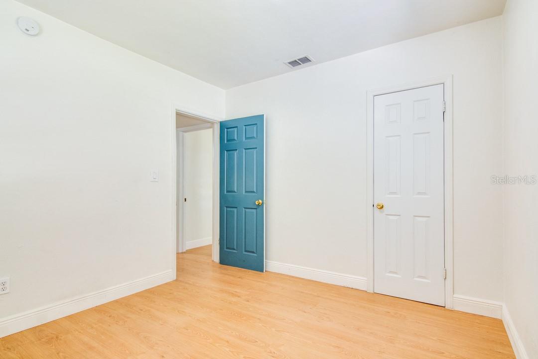 1430 E EDGEWOOD DR