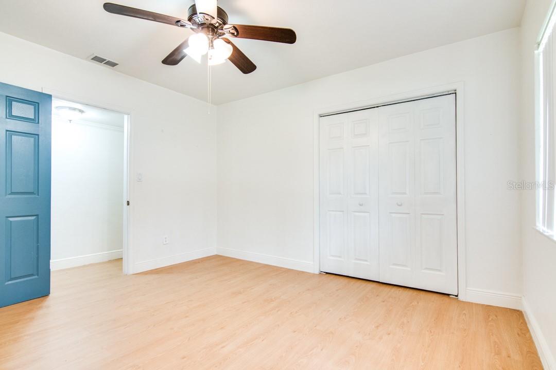 1430 E EDGEWOOD DR