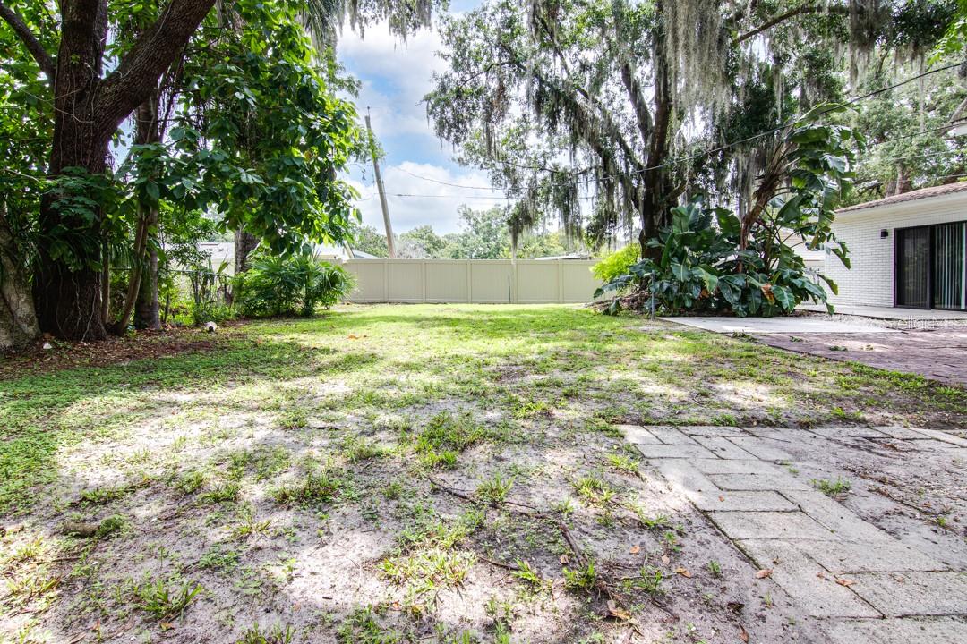 1430 E EDGEWOOD DR