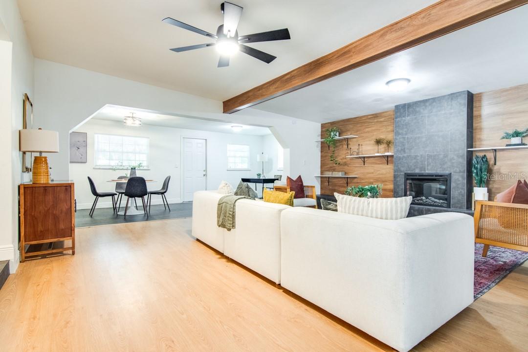 1430 E EDGEWOOD DR