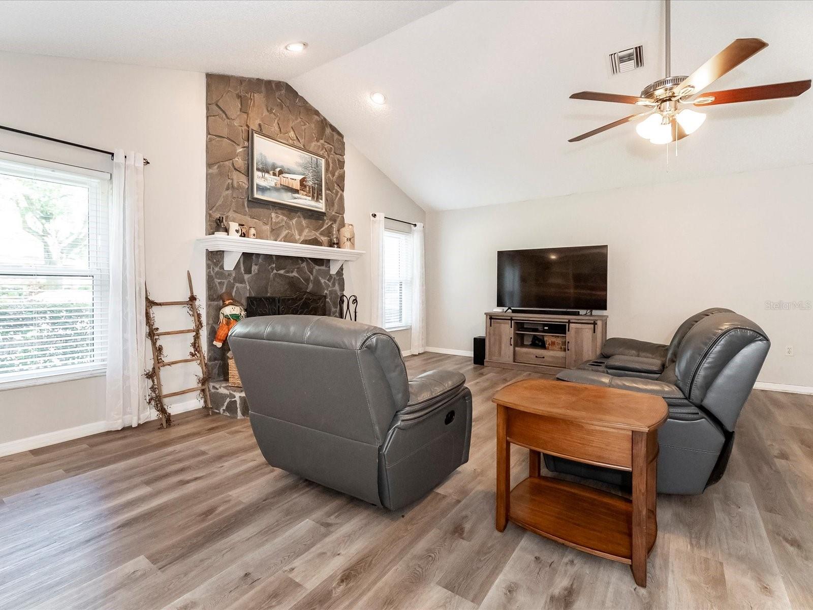 2801 DEERBROOK DR