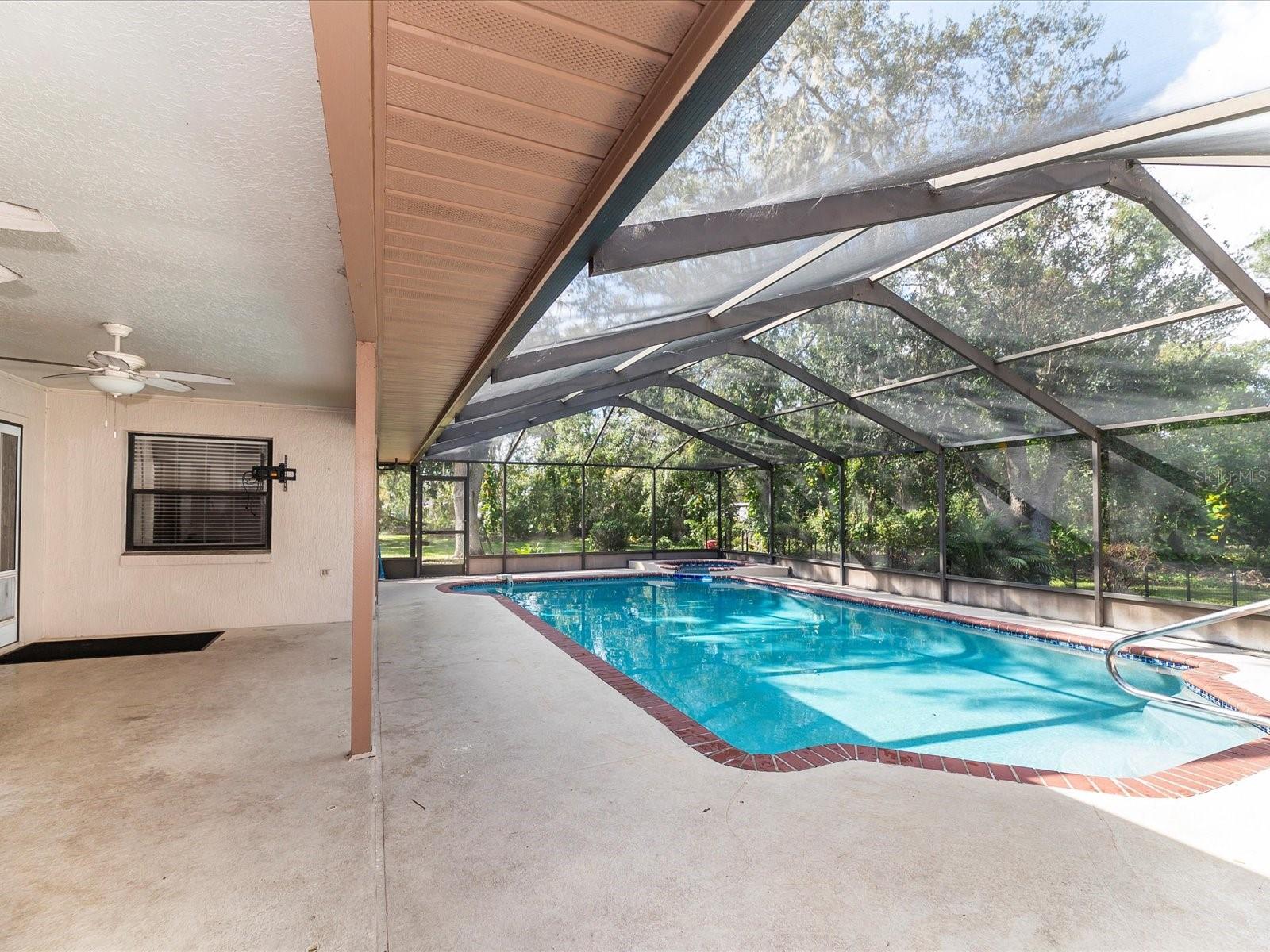 2801 DEERBROOK DR