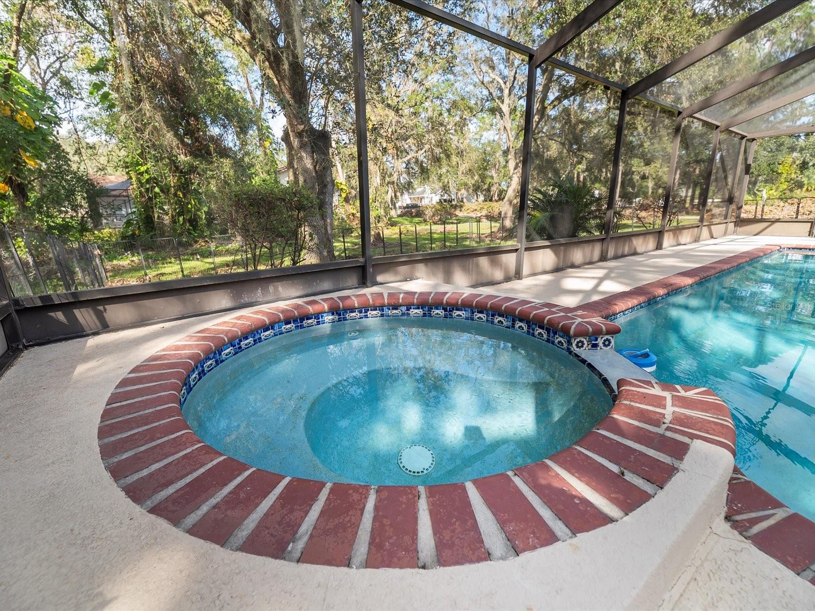 2801 DEERBROOK DR