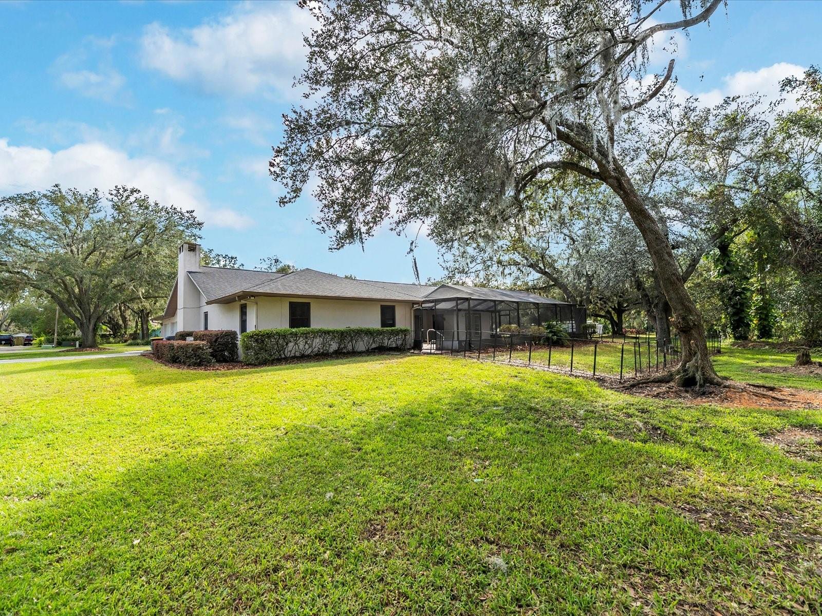 2801 DEERBROOK DR