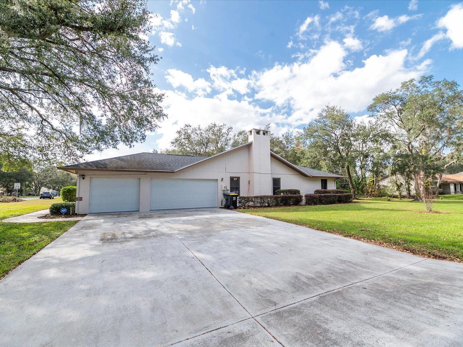 2801 DEERBROOK DR