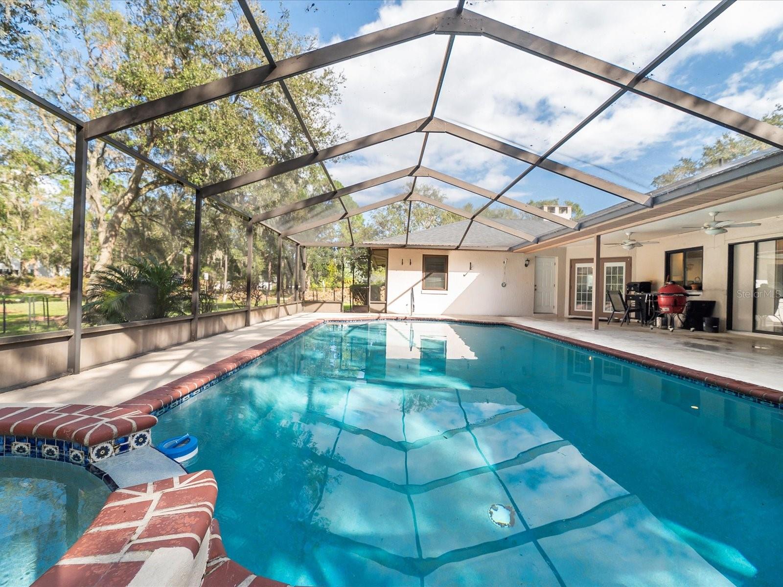 2801 DEERBROOK DR