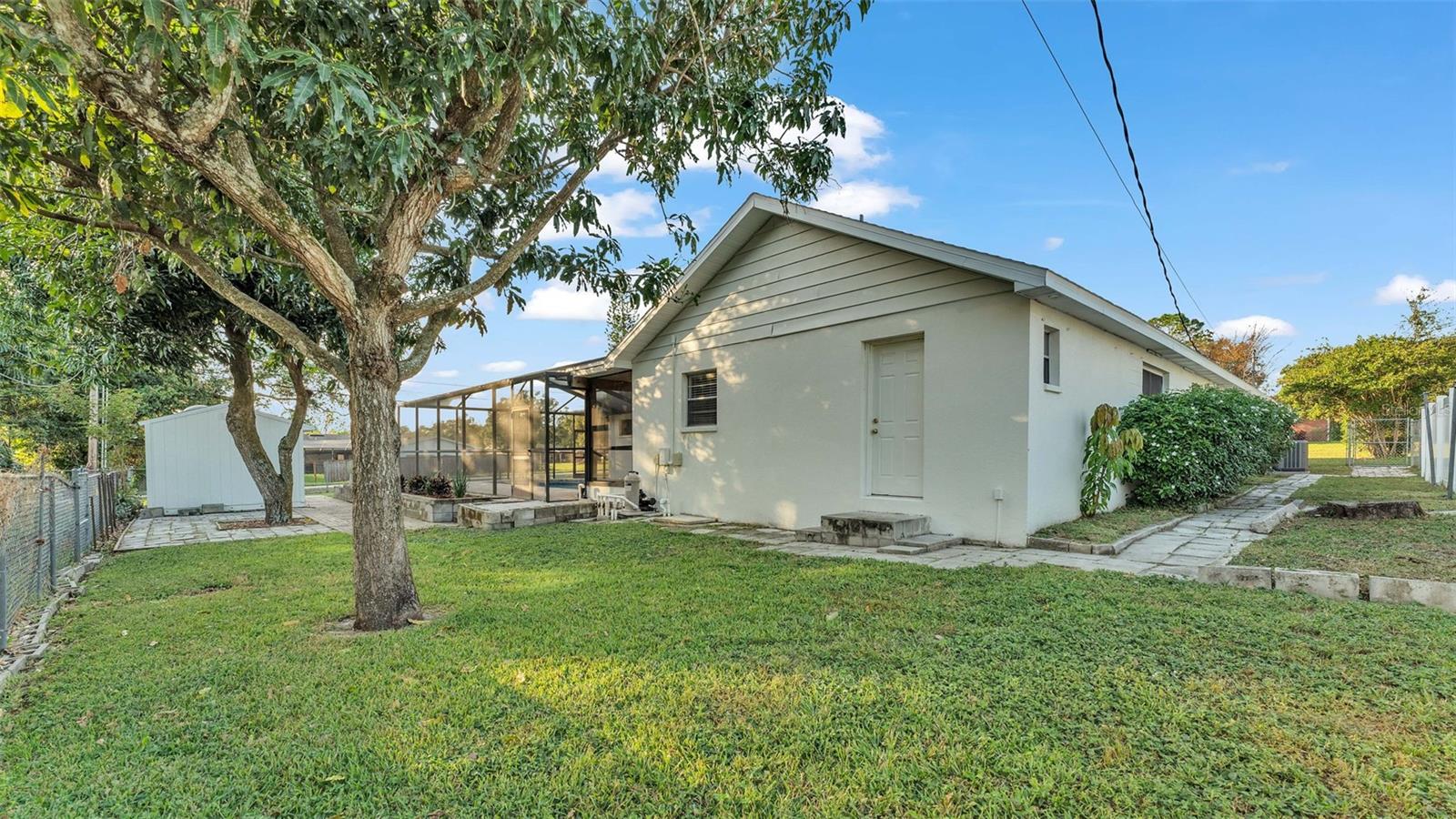 1605 ROSE DR