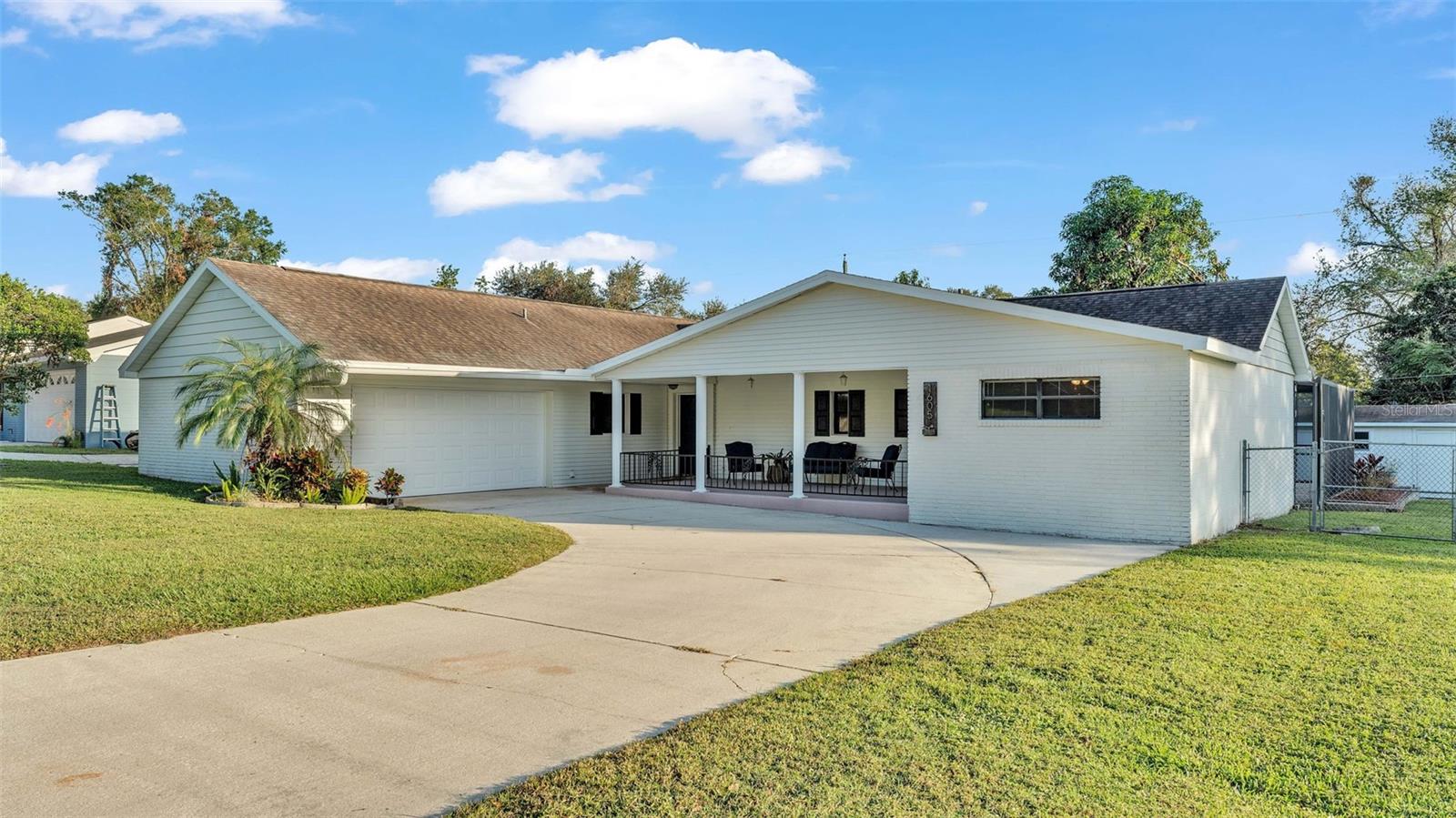 1605 ROSE DR
