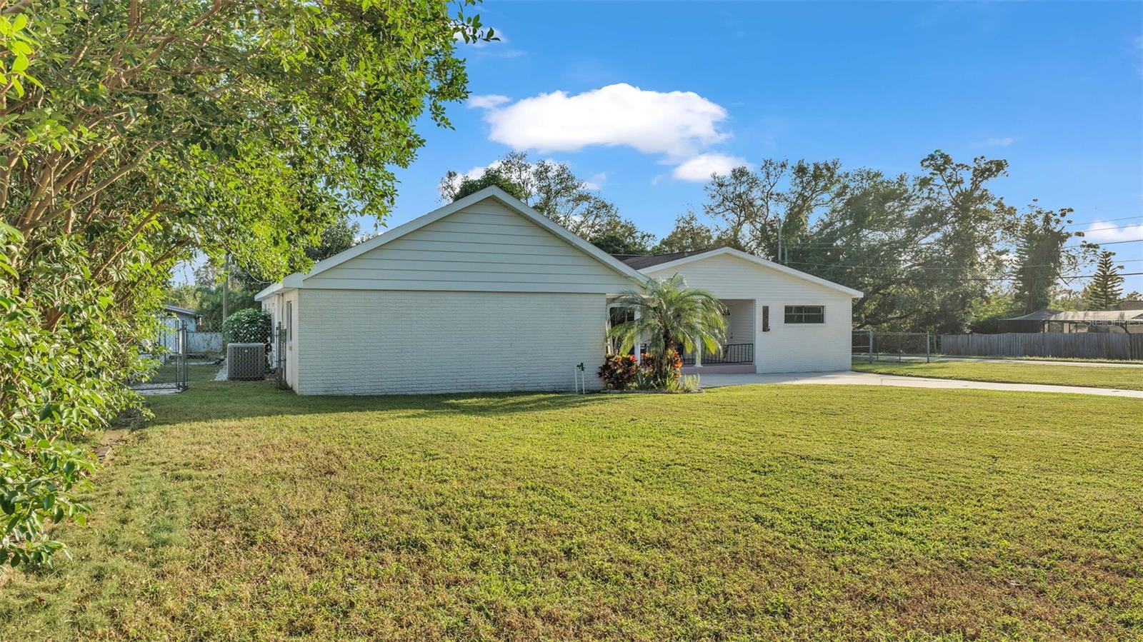 1605 ROSE DR