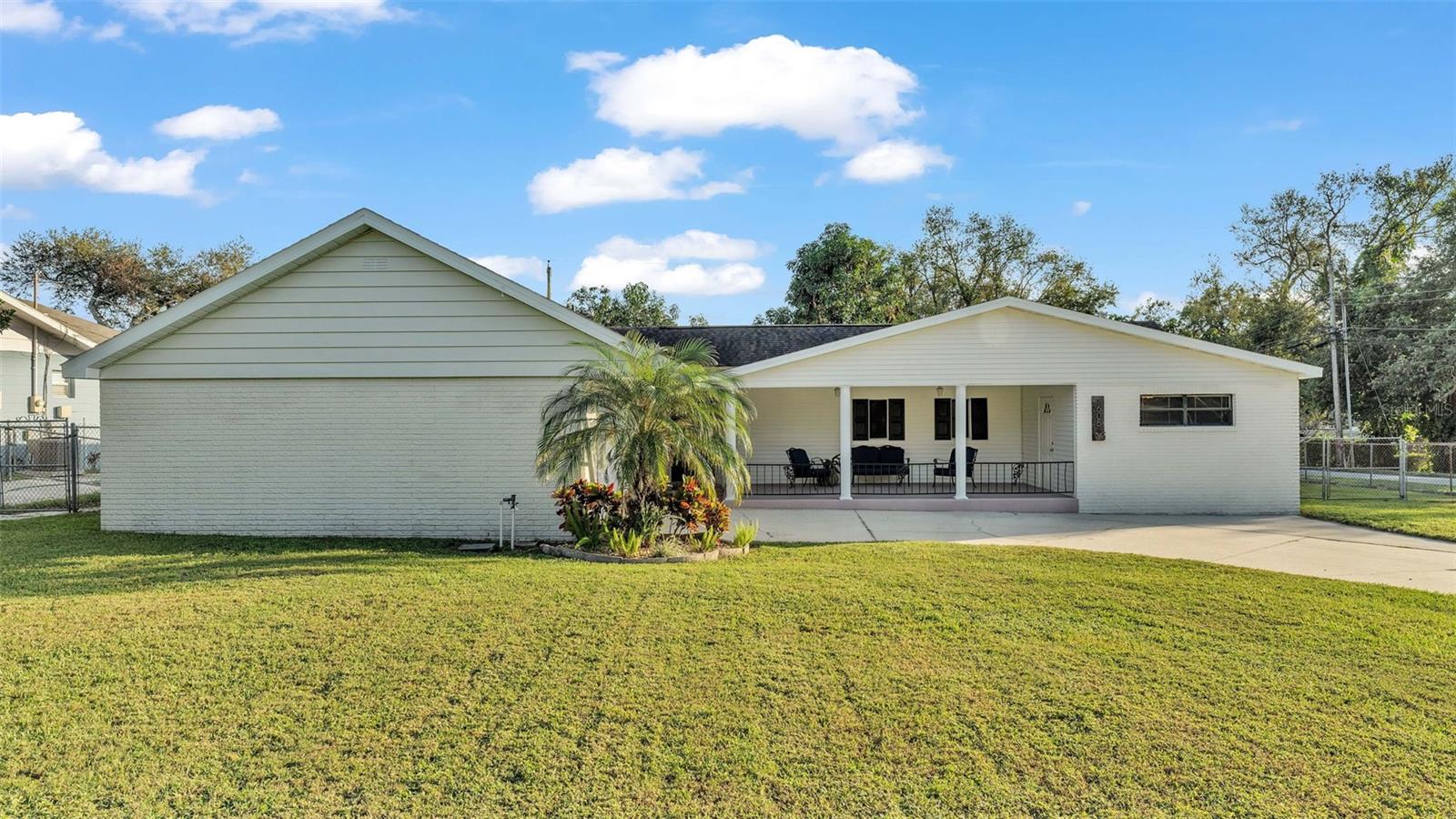 1605 ROSE DR