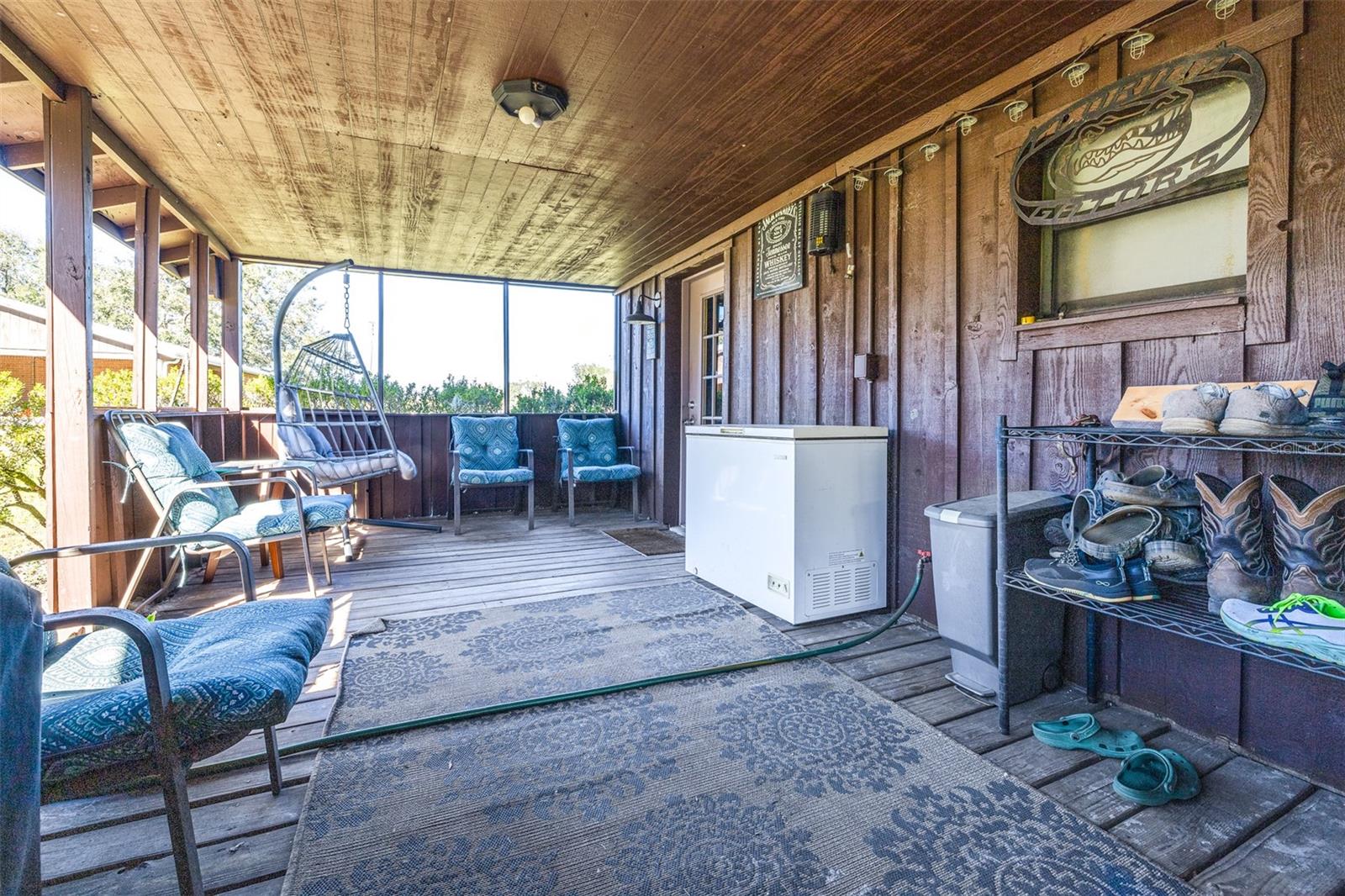 8715 EDISON RD