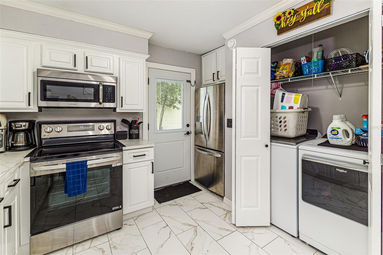 2443 DELROSE DR E