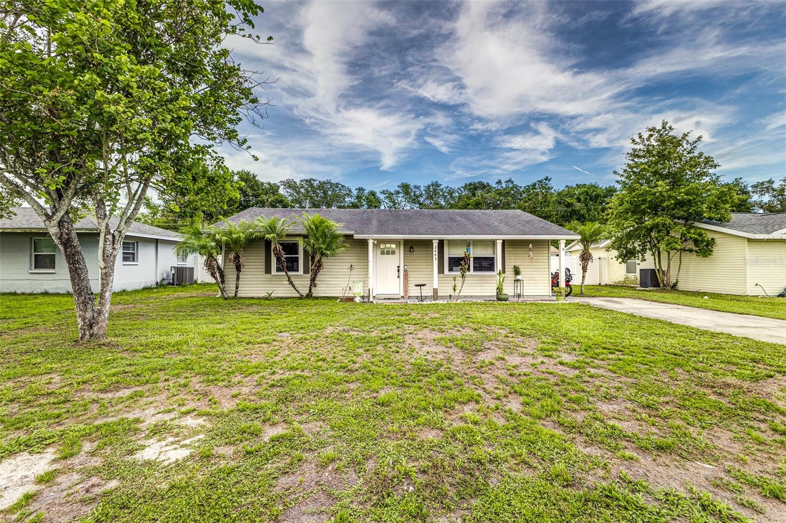 2443 DELROSE DR E