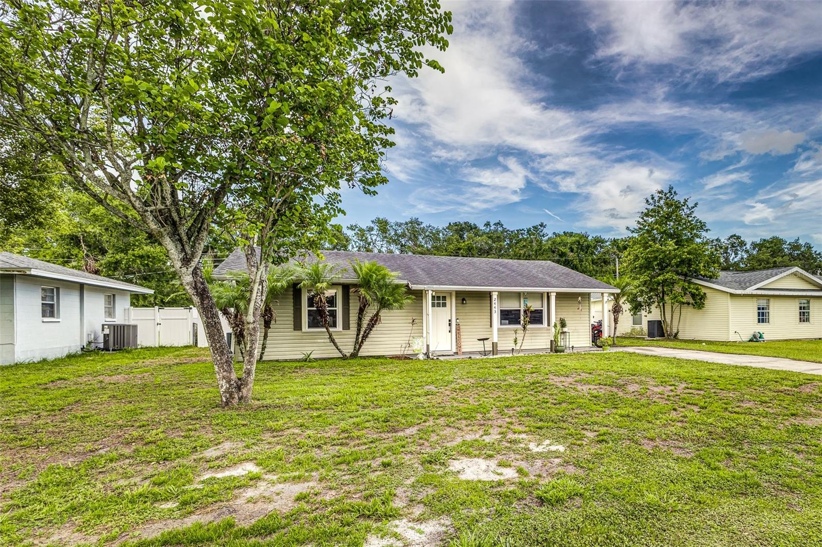 2443 DELROSE DR E