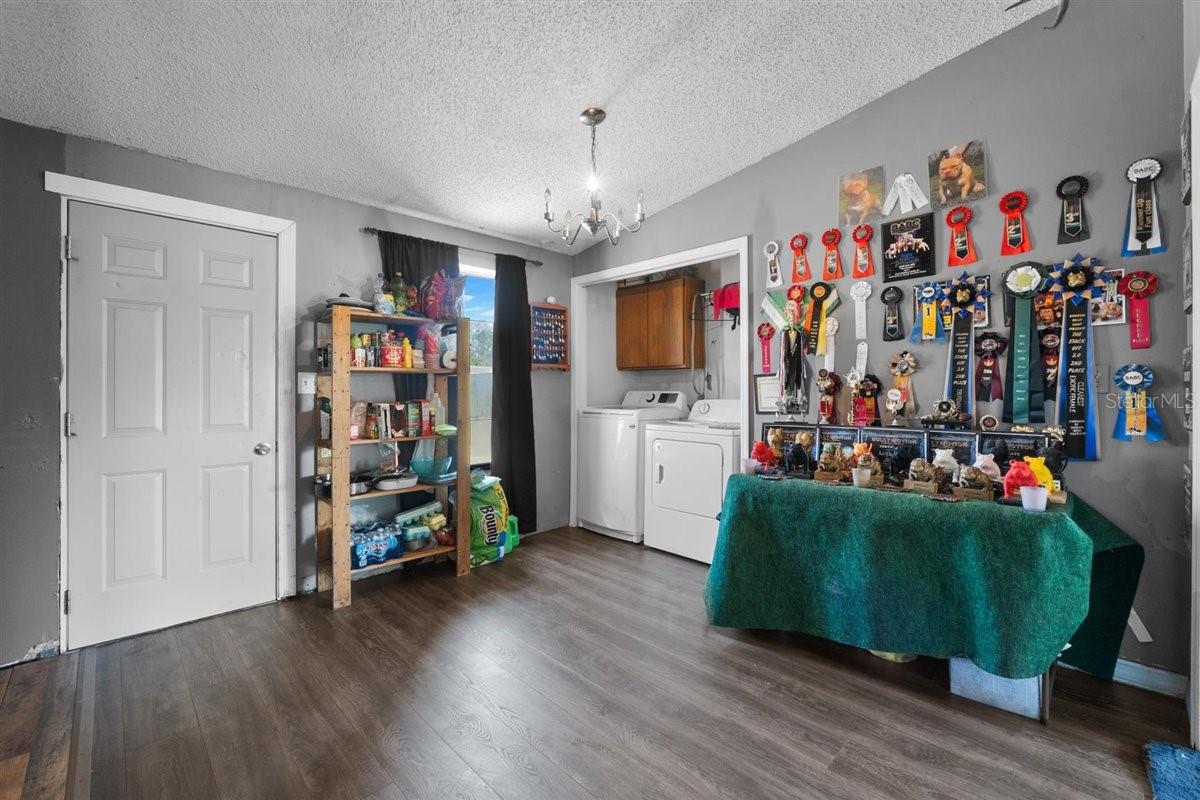 2715 RED RIVER TRL