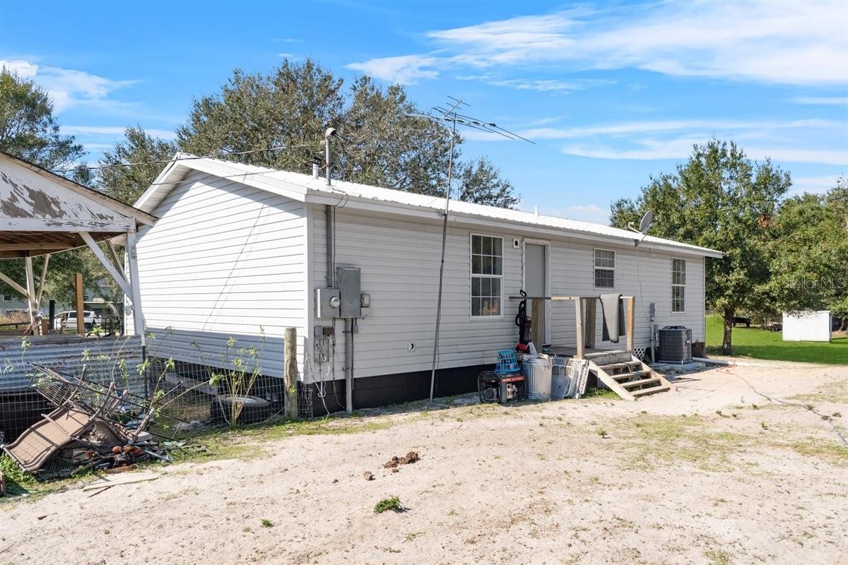 2715 RED RIVER TRL
