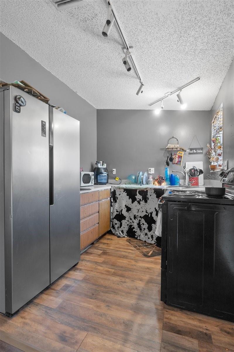 2715 RED RIVER TRL