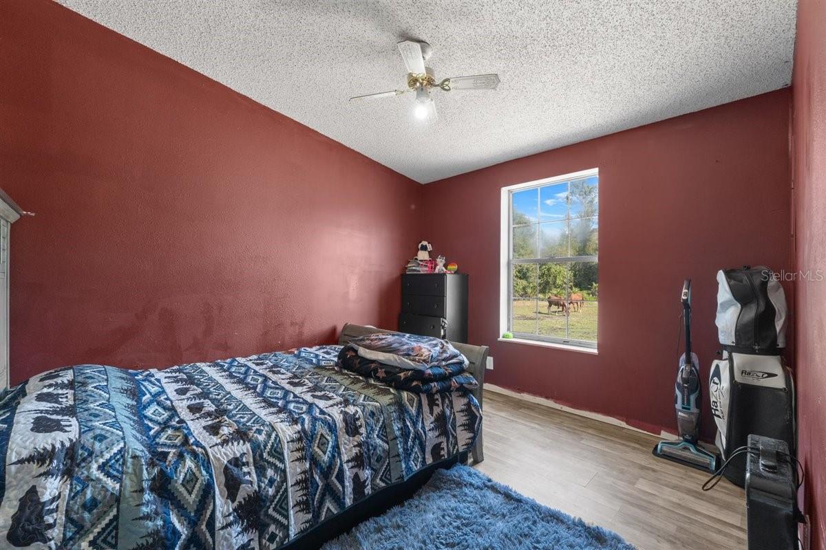2715 RED RIVER TRL