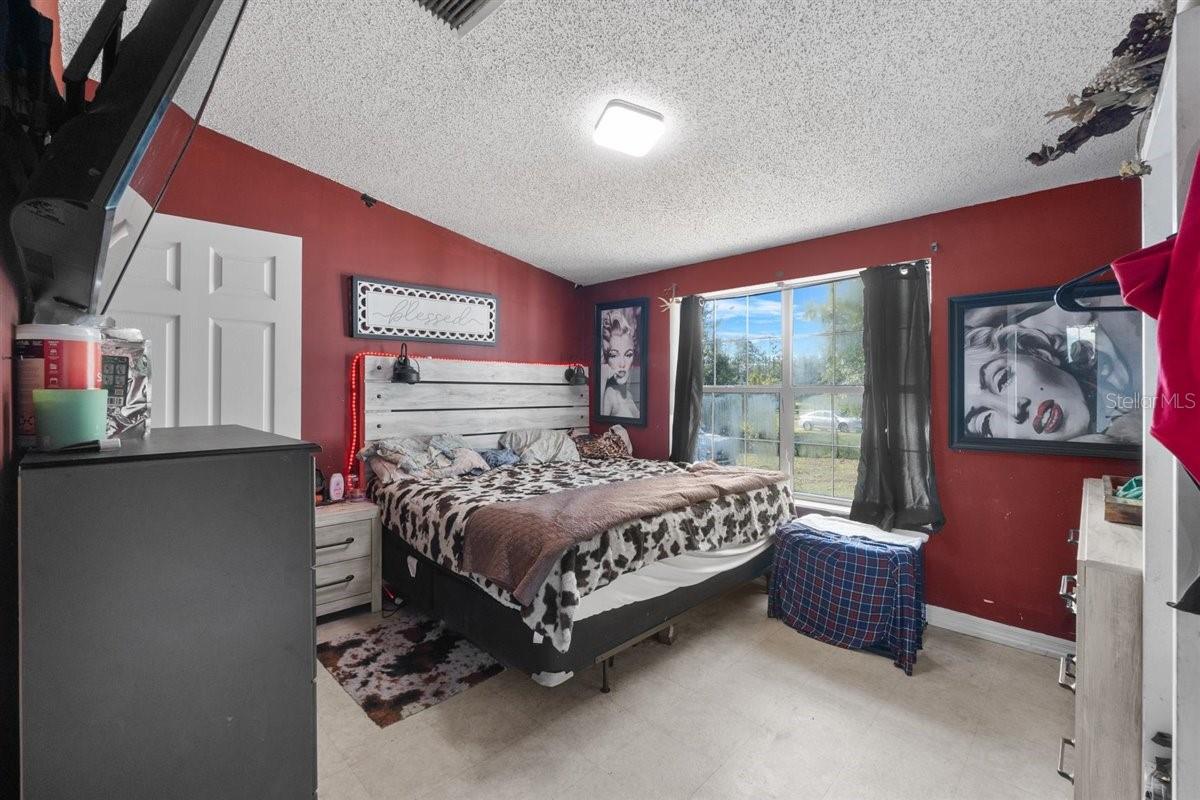 2715 RED RIVER TRL