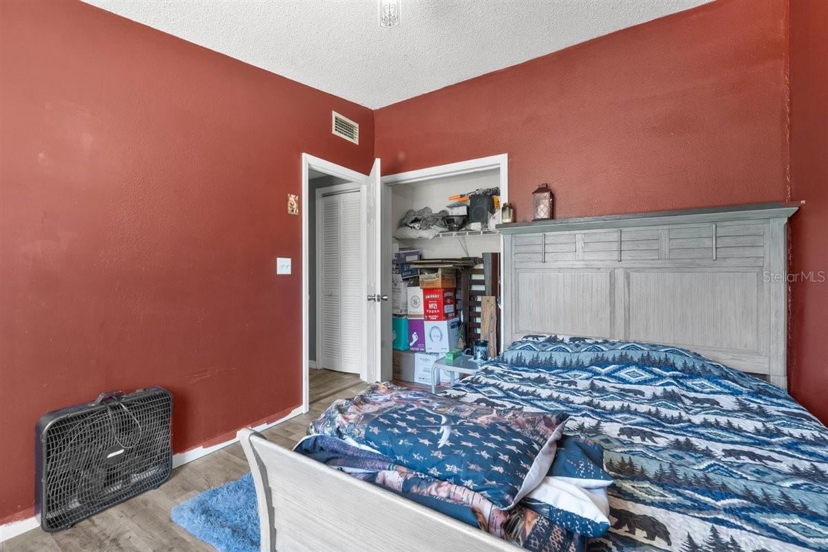 2715 RED RIVER TRL