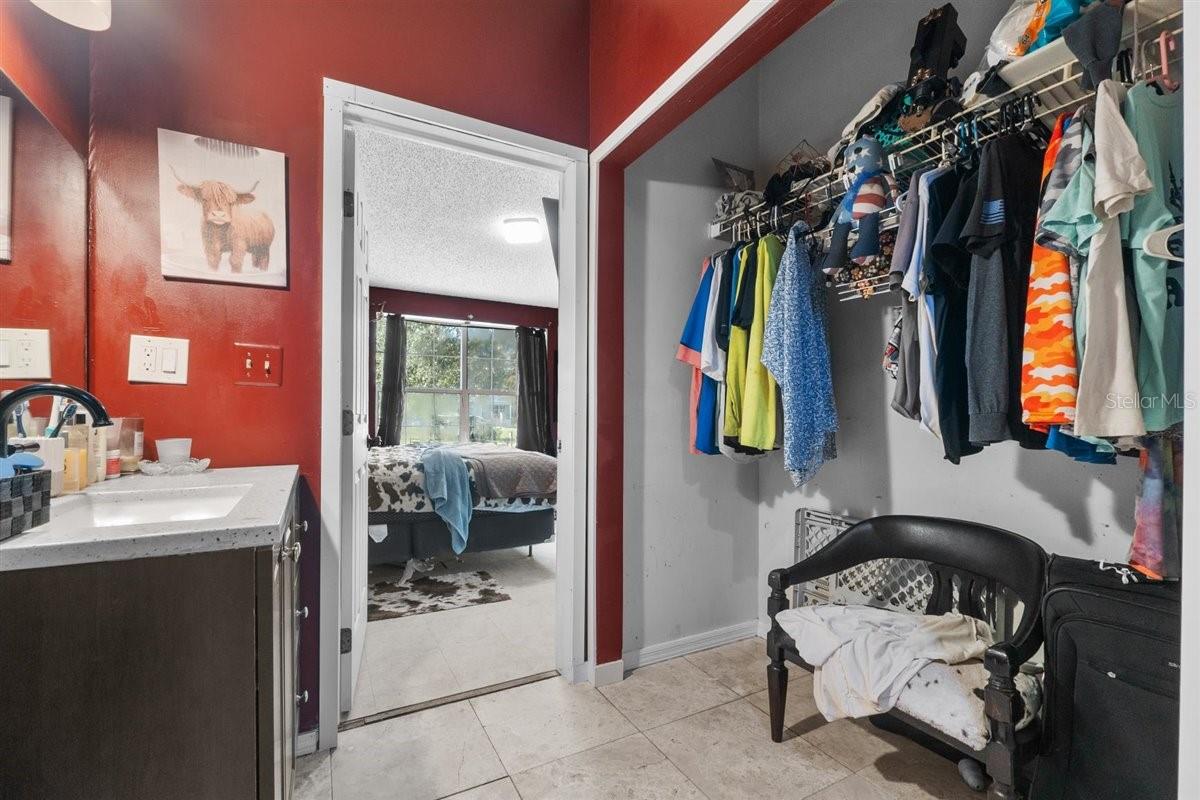 2715 RED RIVER TRL