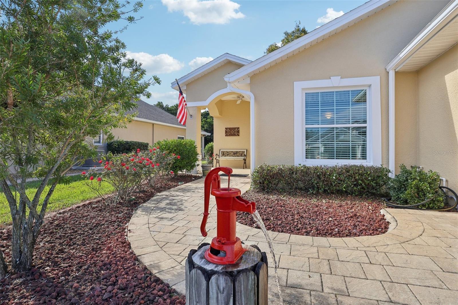 823 CUNNINGHAM DR