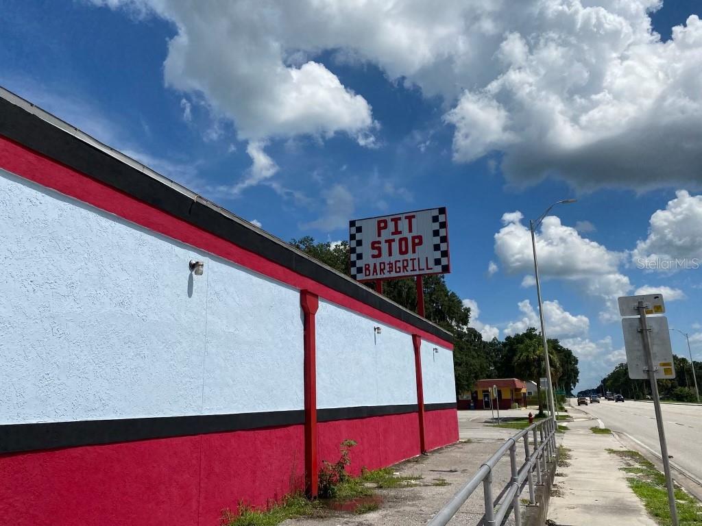 800 N CHARLESTON AVE