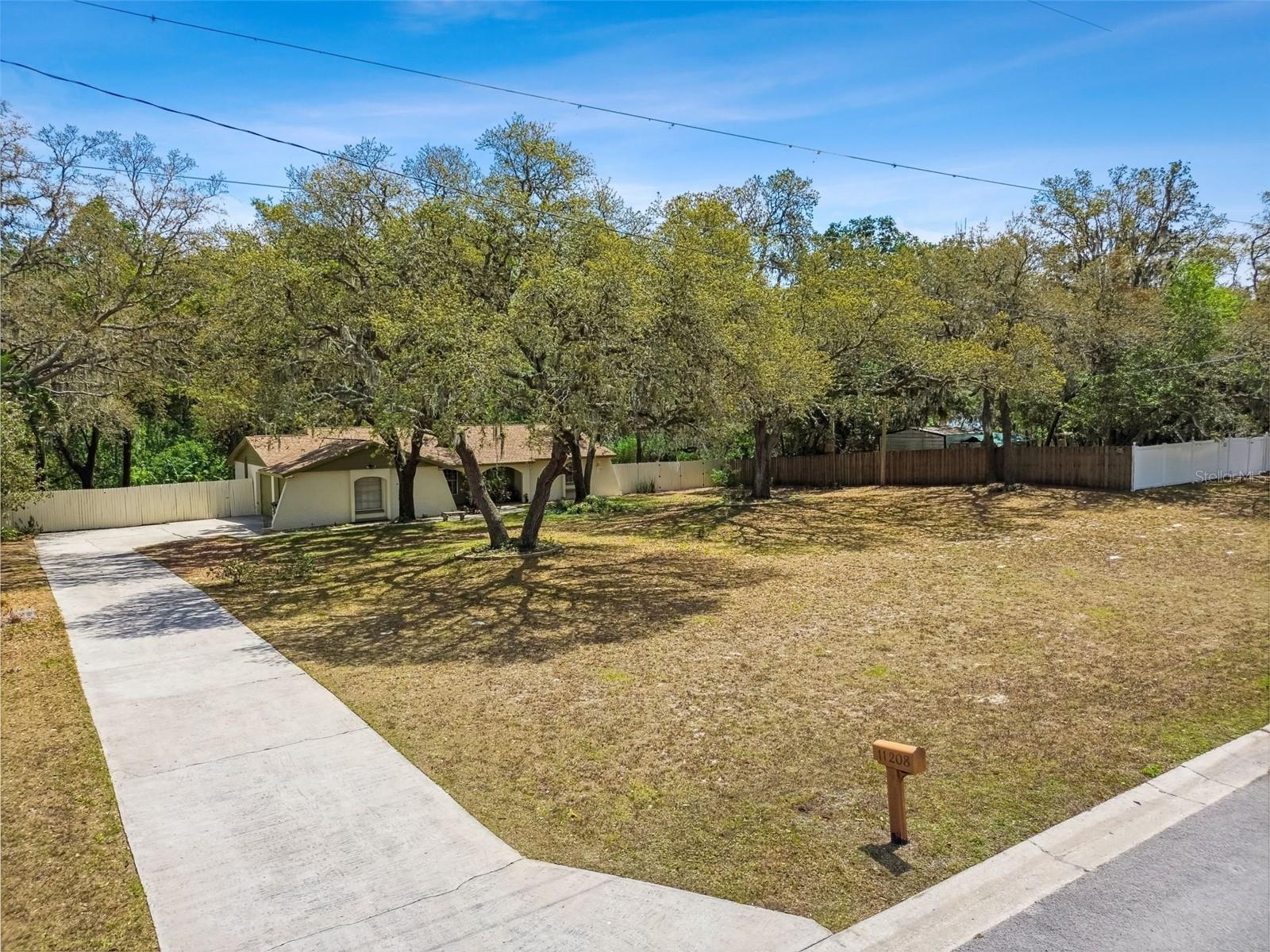 11208 DONNEYMOOR DR