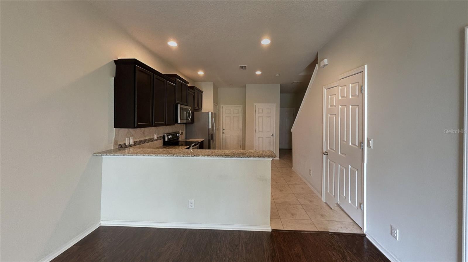 5048 WHITE SANDERLING CT