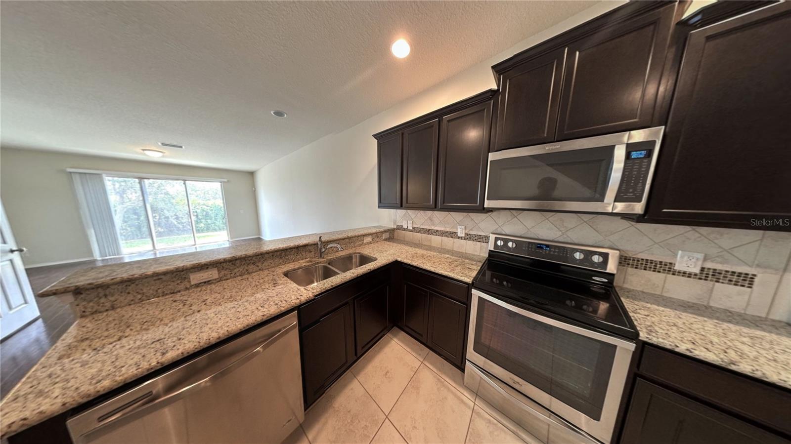 5048 WHITE SANDERLING CT