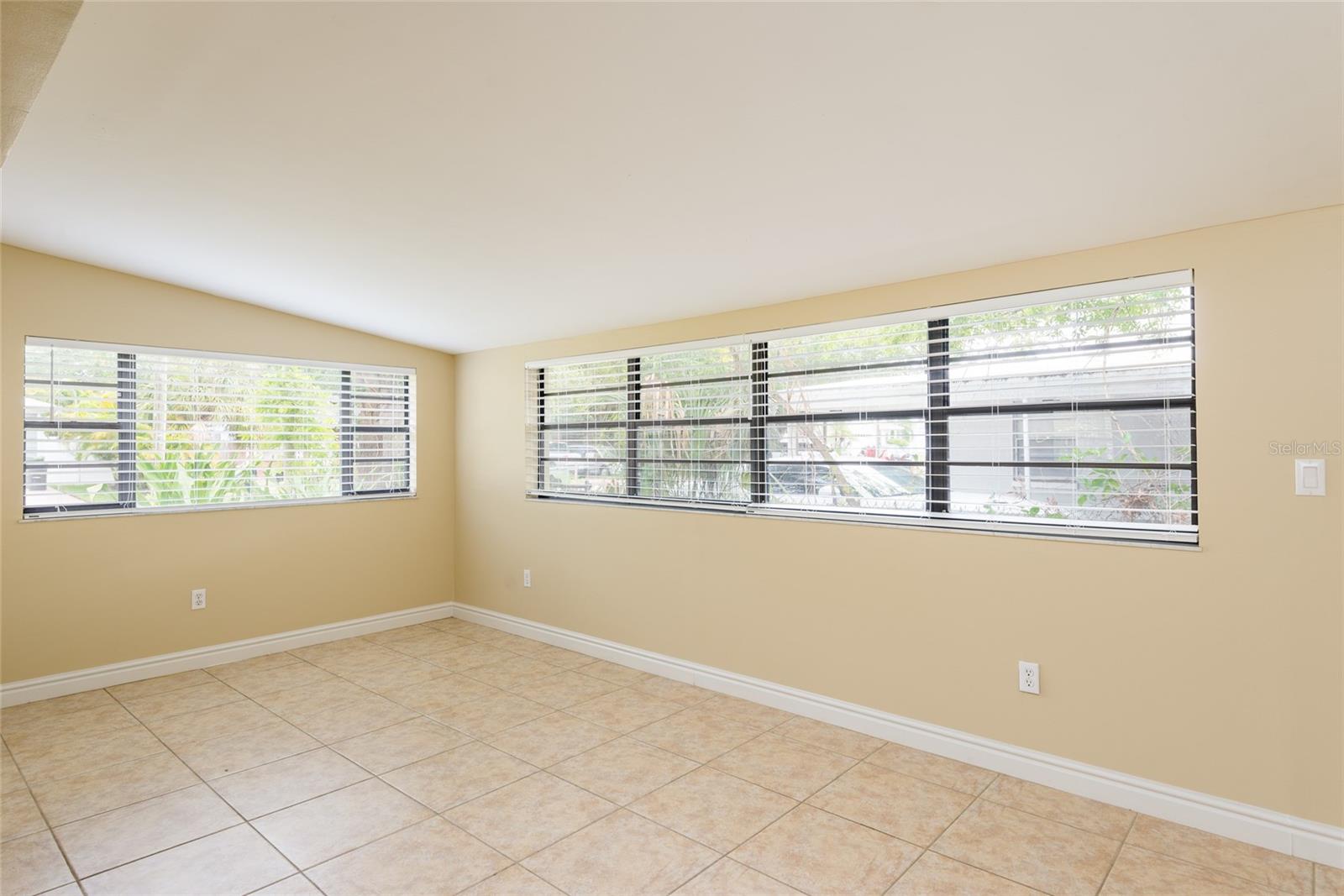 3414 W VILLA ROSA ST