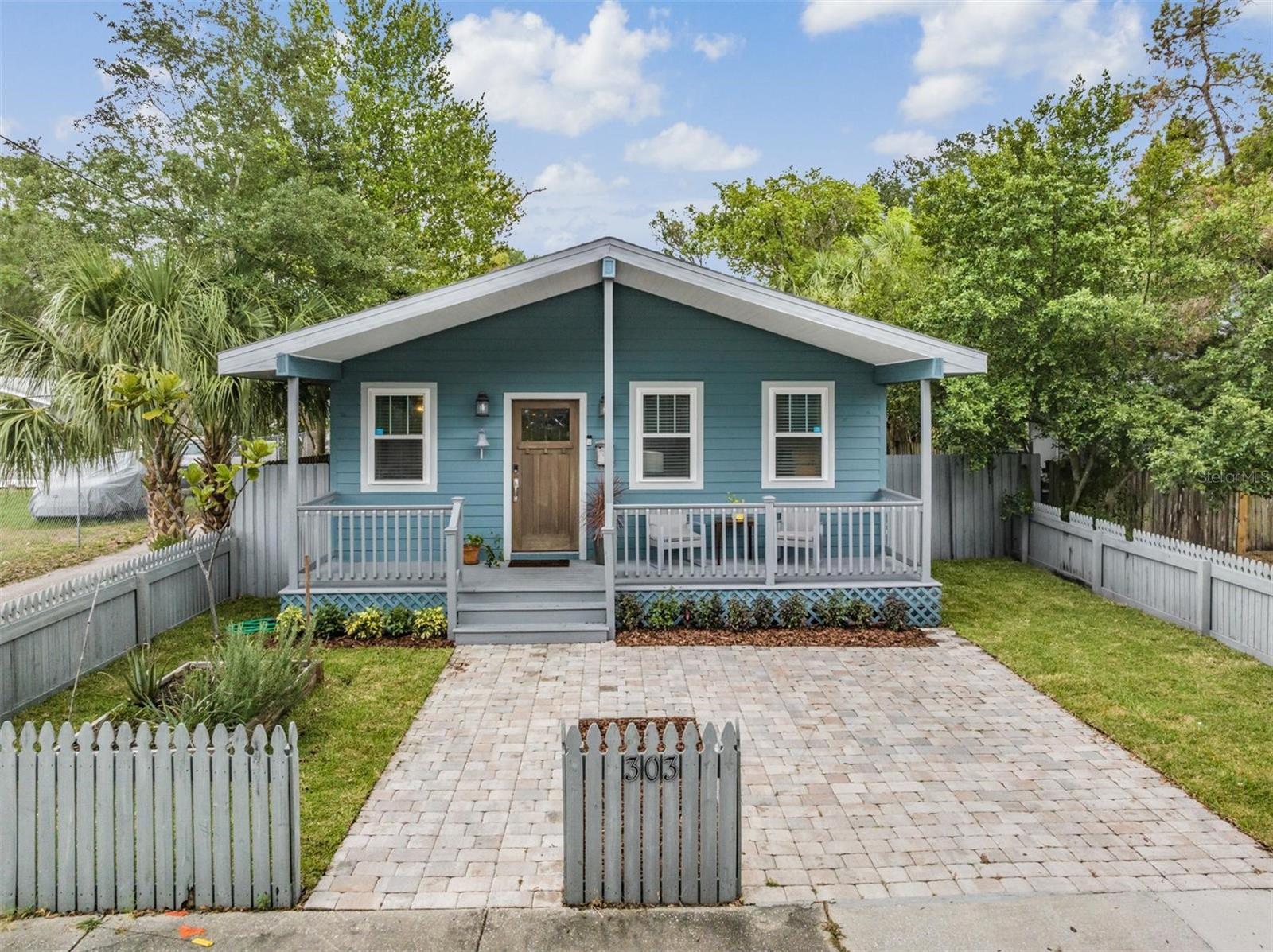303 N ALBANY AVE