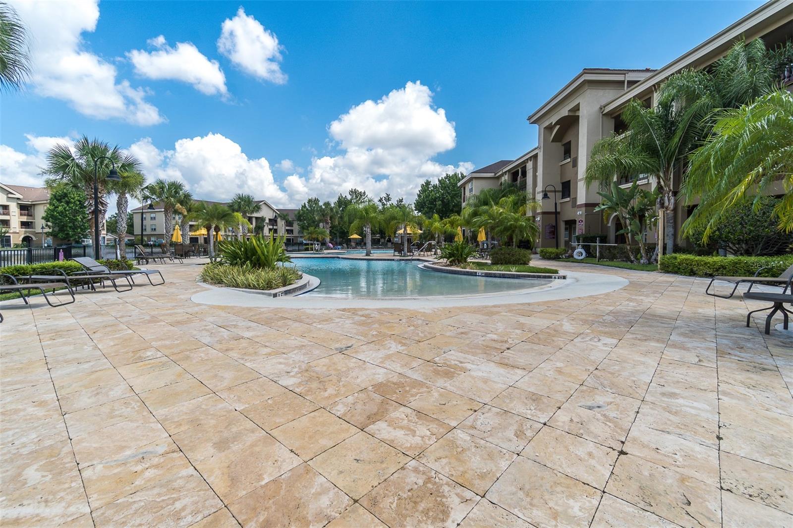 1600 VILLA CAPRI CIR #102