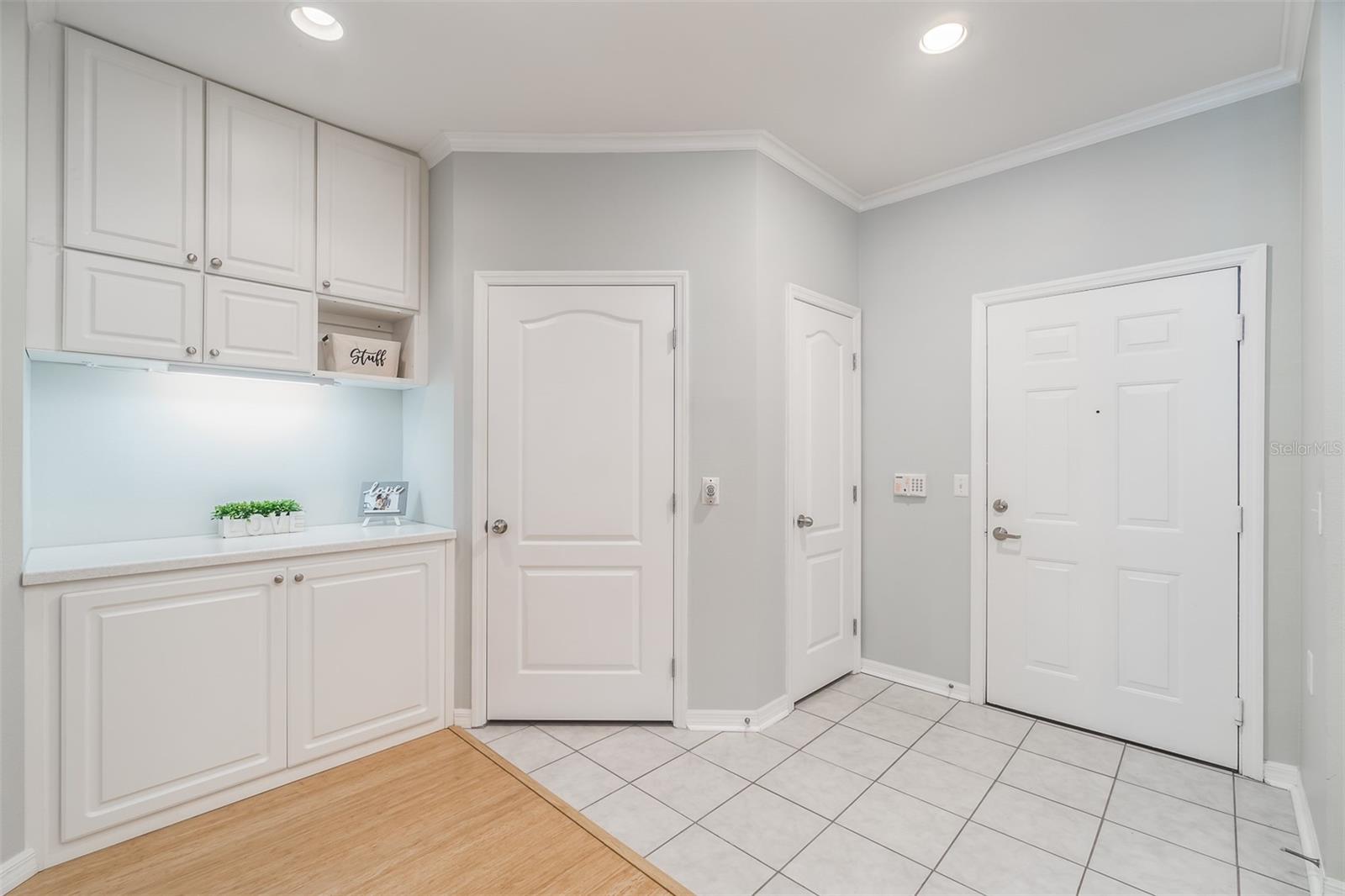 1600 VILLA CAPRI CIR #102