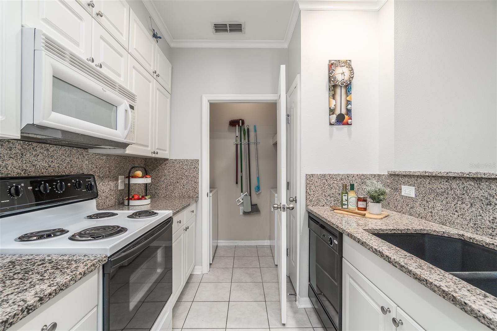 1600 VILLA CAPRI CIR #102